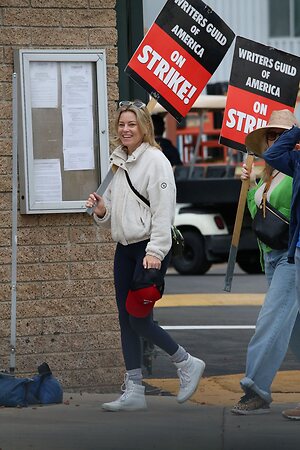 Elizabeth Banks leaked photo #73