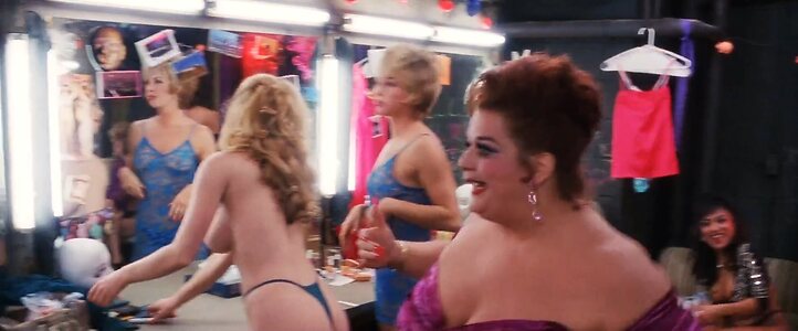 Elizabeth Berkley leaked photo #6