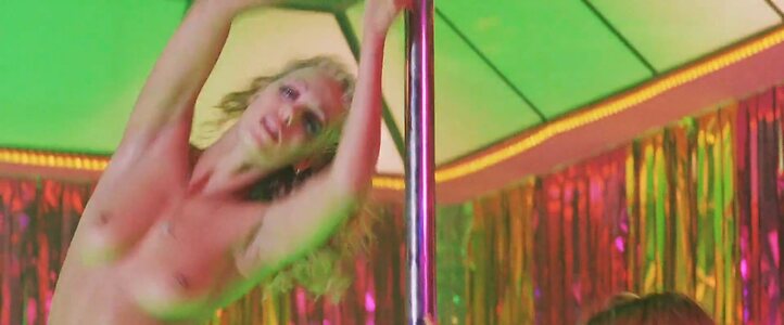 Elizabeth Berkley leaked photo #29