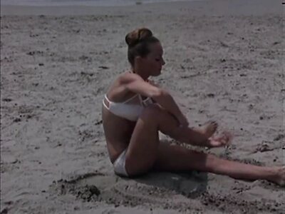 Elizabeth Campbell leaked photo #4