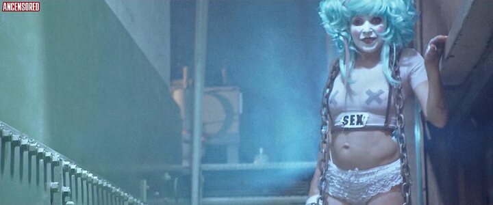 Elizabeth Daily Nude Leaked Photo #22
