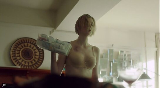 Elizabeth Debicki leaked photo #93