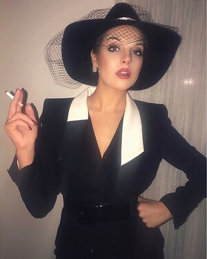 Elizabeth Gillies leaked photo #18