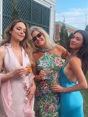 Elizabeth Gillies leaked photo #23