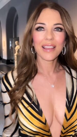 Elizabeth Hurley Hot leaked photo #85