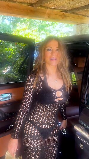 Elizabeth Hurley Hot