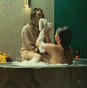 Elizabeth Olsen leaked photo #260