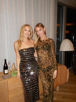 Elizabeth Turner Nude Leaked Photo #2