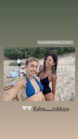 Elizabeth Turner leaked photo #10