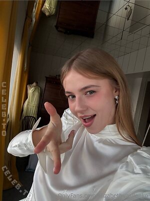 Elizabeth Vasilenko Nude Leaked Photo #4
