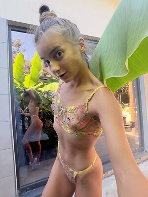 Eliz_Fit leaked photo #22