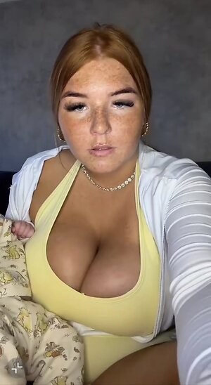 Ell May UK Tiktokker Nude Leaked Photo #22