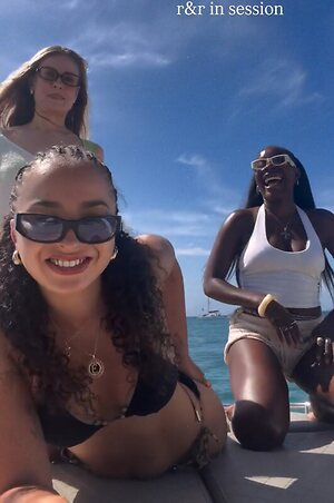 Ella Eyre leaked photo #5