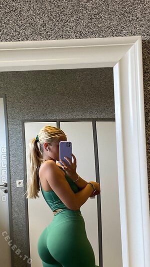 Ella Kania Nude Leaked Photo #3