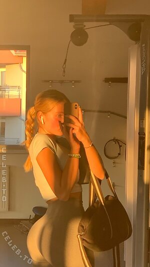 Ella Kania Nude Leaked Photo #28