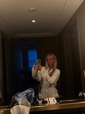 ella livingstonn leaked photos