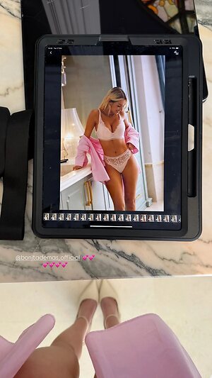 Ella N Nude Leaked Photo #17