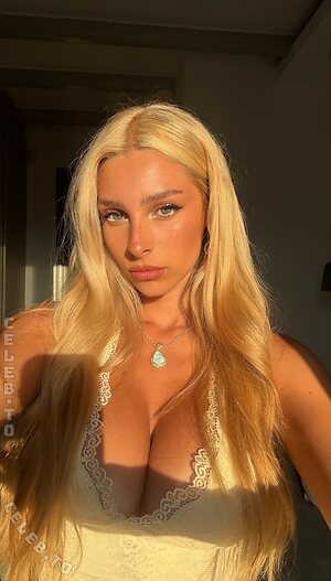 Ella Netzer Nude Leaked Photo #30