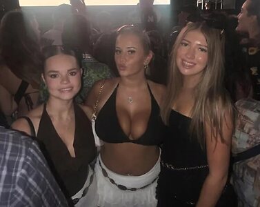 Ella leaked photo #22