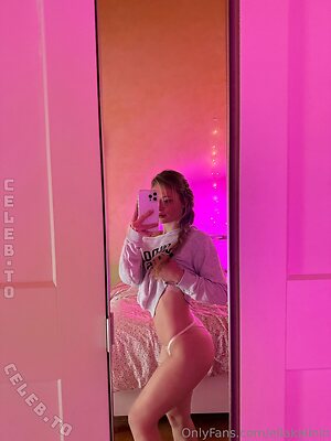 Ellakalinin00 Nude Leaked Photo #20