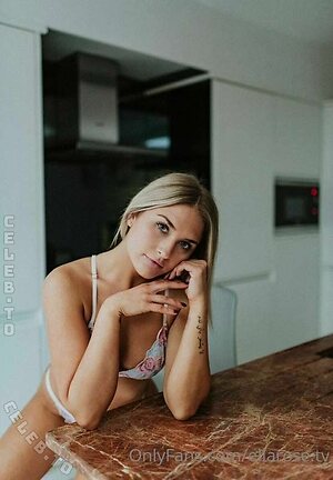 Ellarose.tv leaked photo #89