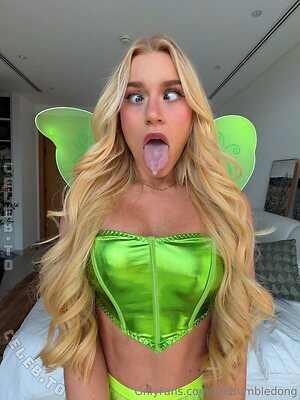 Elle Brooke leaked photo #387