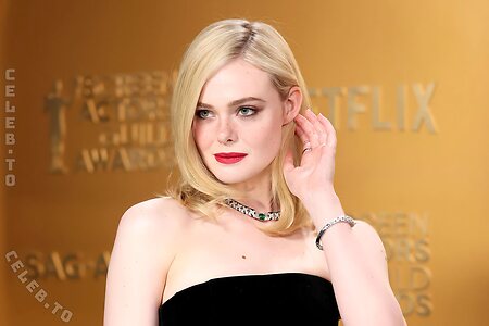 Elle Fanning Nude Leaked Photo #4