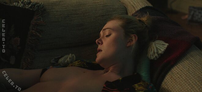 Elle Fanning Nude Leaked Photo #25