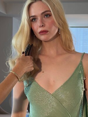 Elle Fanning leaked photo #127