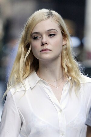 Elle Fanning leaked photo #260