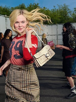 Elle Fanning leaked photo #433