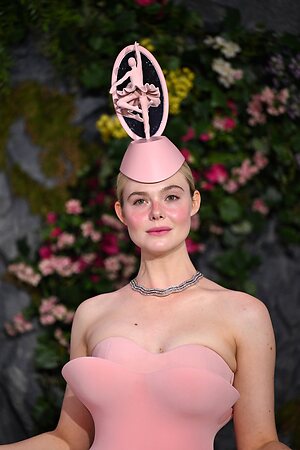 Elle Fanning leaked photo #452