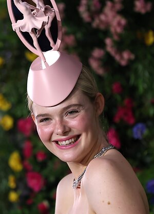 Elle Fanning leaked photo #487