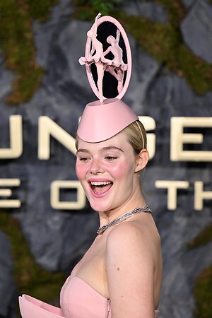 Elle Fanning leaked photo #490