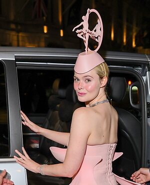 Elle Fanning leaked photo #511