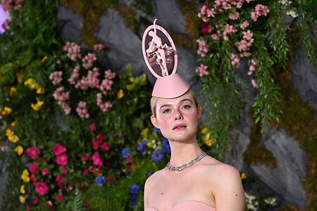 Elle Fanning leaked photo #535