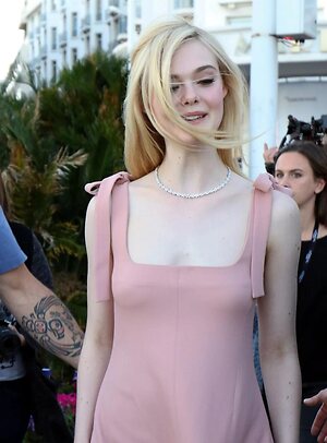 Elle Fanning leaked photo #642