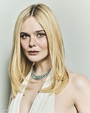 Elle Fanning leaked photo #664