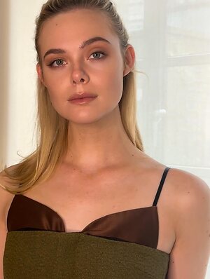 Elle Fanning leaked photo #684