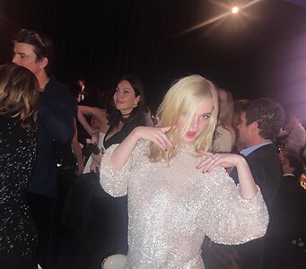 Elle Fanning leaked photo #690