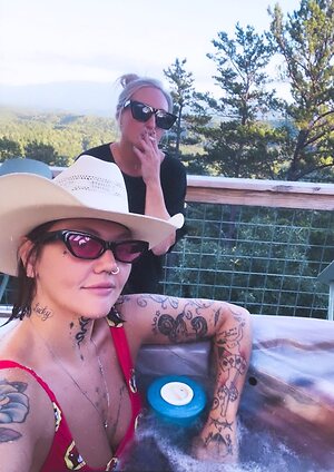 Elle King Nude Leaked Photo #5