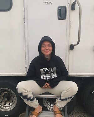 Elle King leaked photo #7