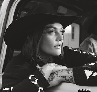 Elle King leaked photo #21