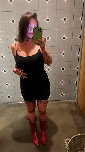Elle King Nude Leaked Photo #43