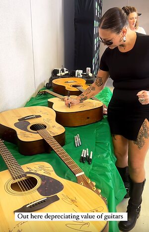 Elle King Nude Leaked Photo #57