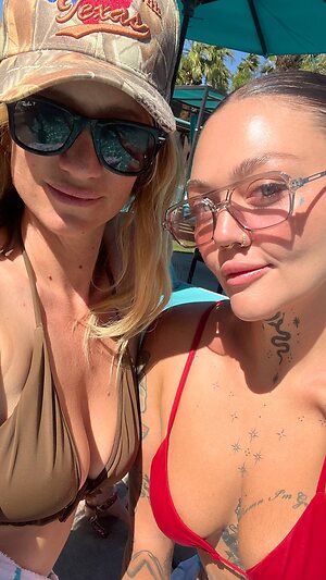 Elle King Nude Leaked Photo #59