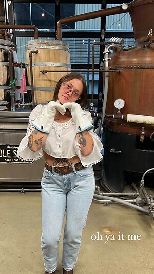 Elle King Nude Leaked Photo #71