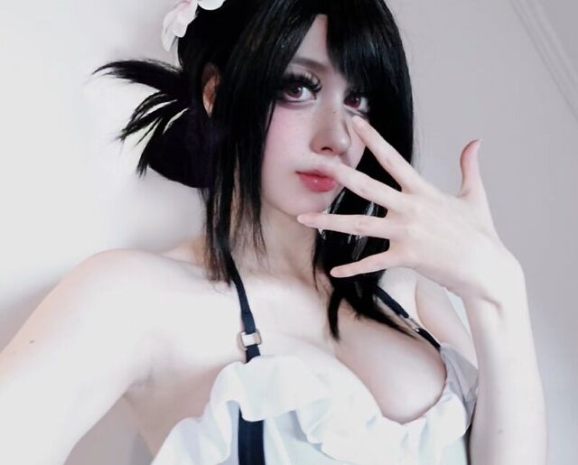 @EllenBanshee leaked photos