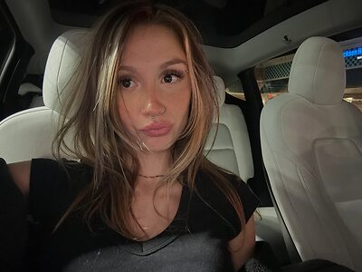 Ellesasmrr leaked photo #8