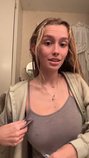 Ellesasmrr leaked photo #10